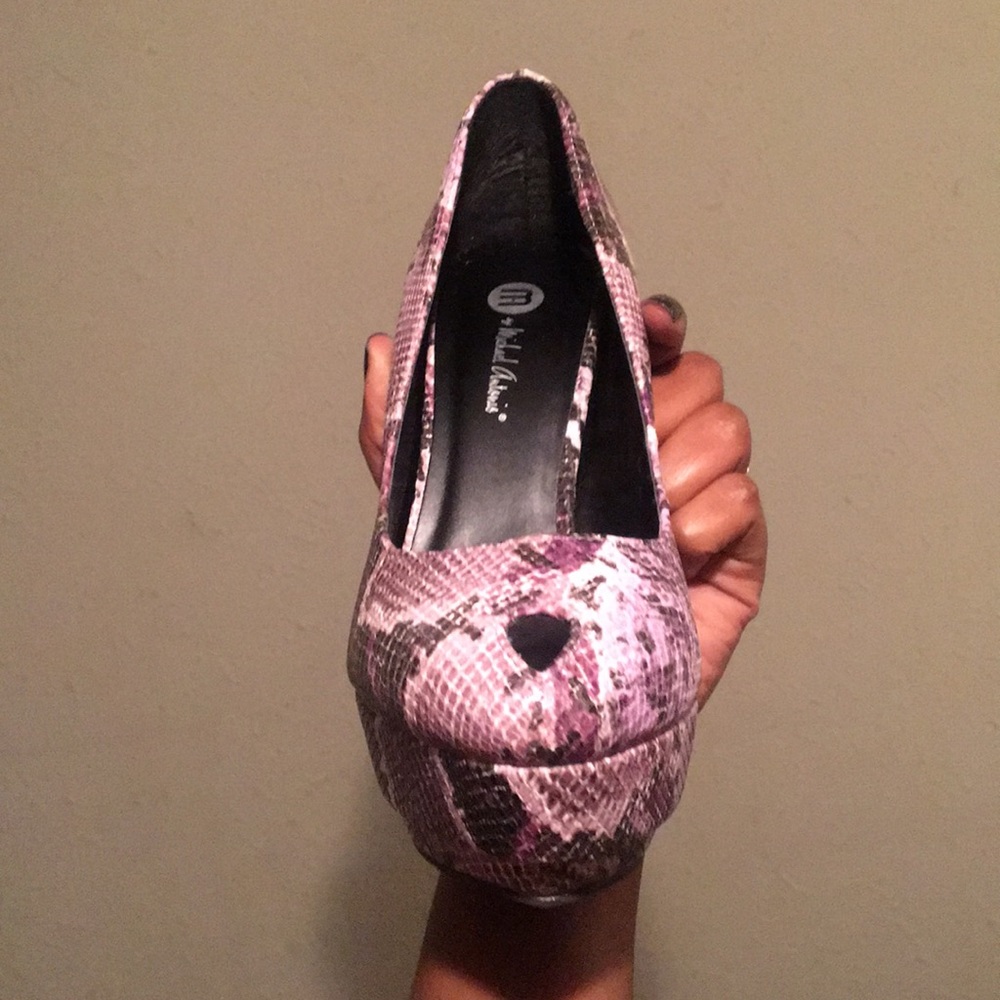 Heels - Picture 4 of 5